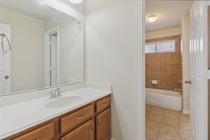 Weaver Dr-S0509-035.jpg