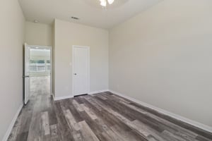 Weaver Dr-S0509-038.jpg