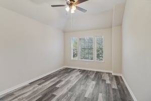 Weaver Dr-S0509-040.jpg