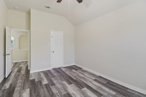 Weaver Dr-S0509-041.jpg