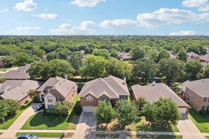 Weaver Dr-S0509-050.jpg