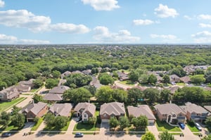 Weaver Dr-S0509-053.jpg