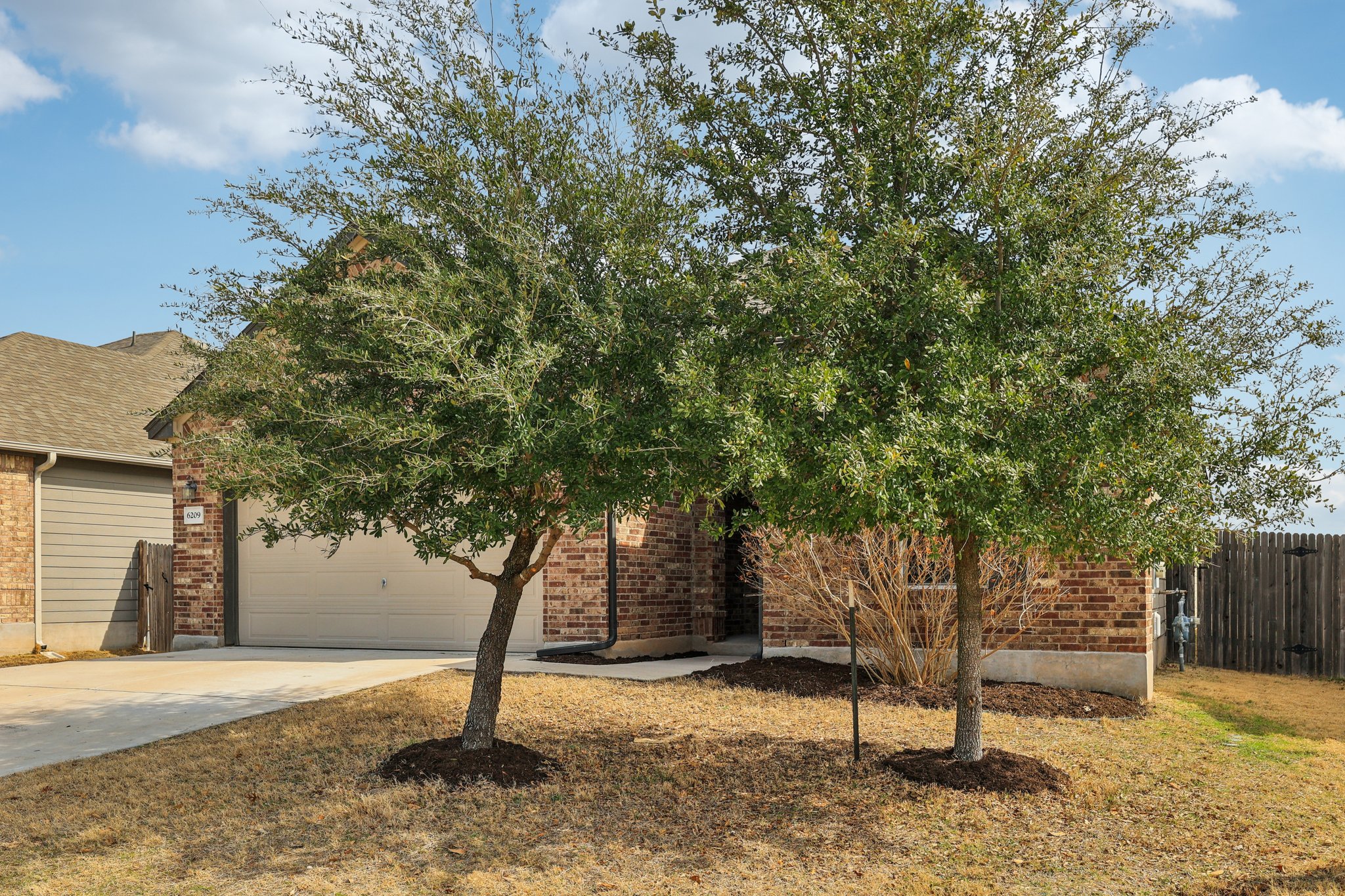 Mantalcino Dr-S1802-002.jpg