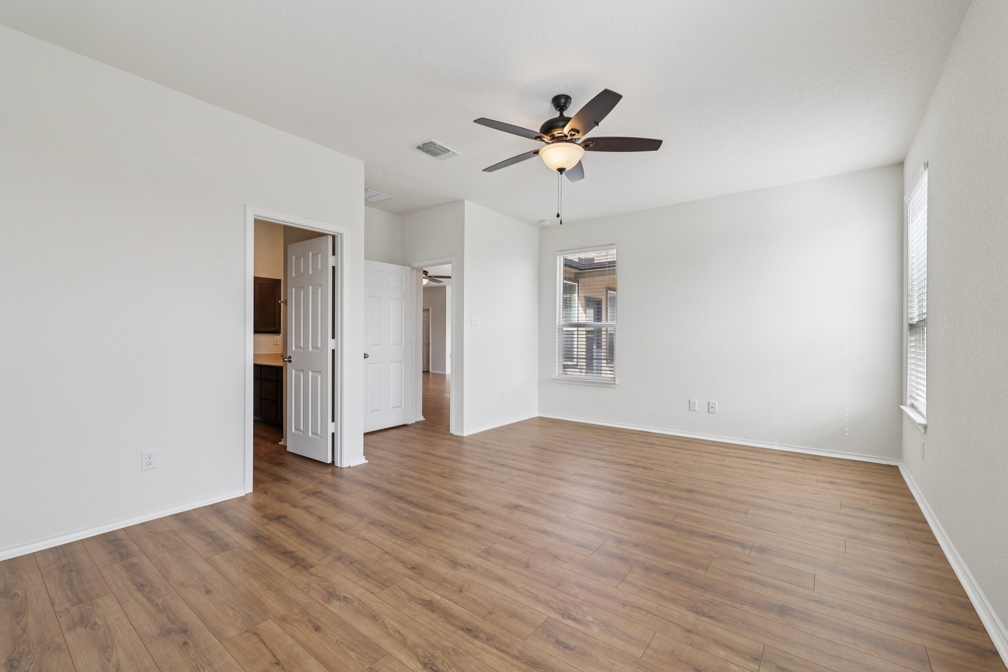 Mantalcino Dr-S1802-007.jpg