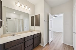 Mantalcino Dr-S1802-028.jpg