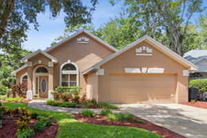 Welcome to 621 Lake Stone Cir