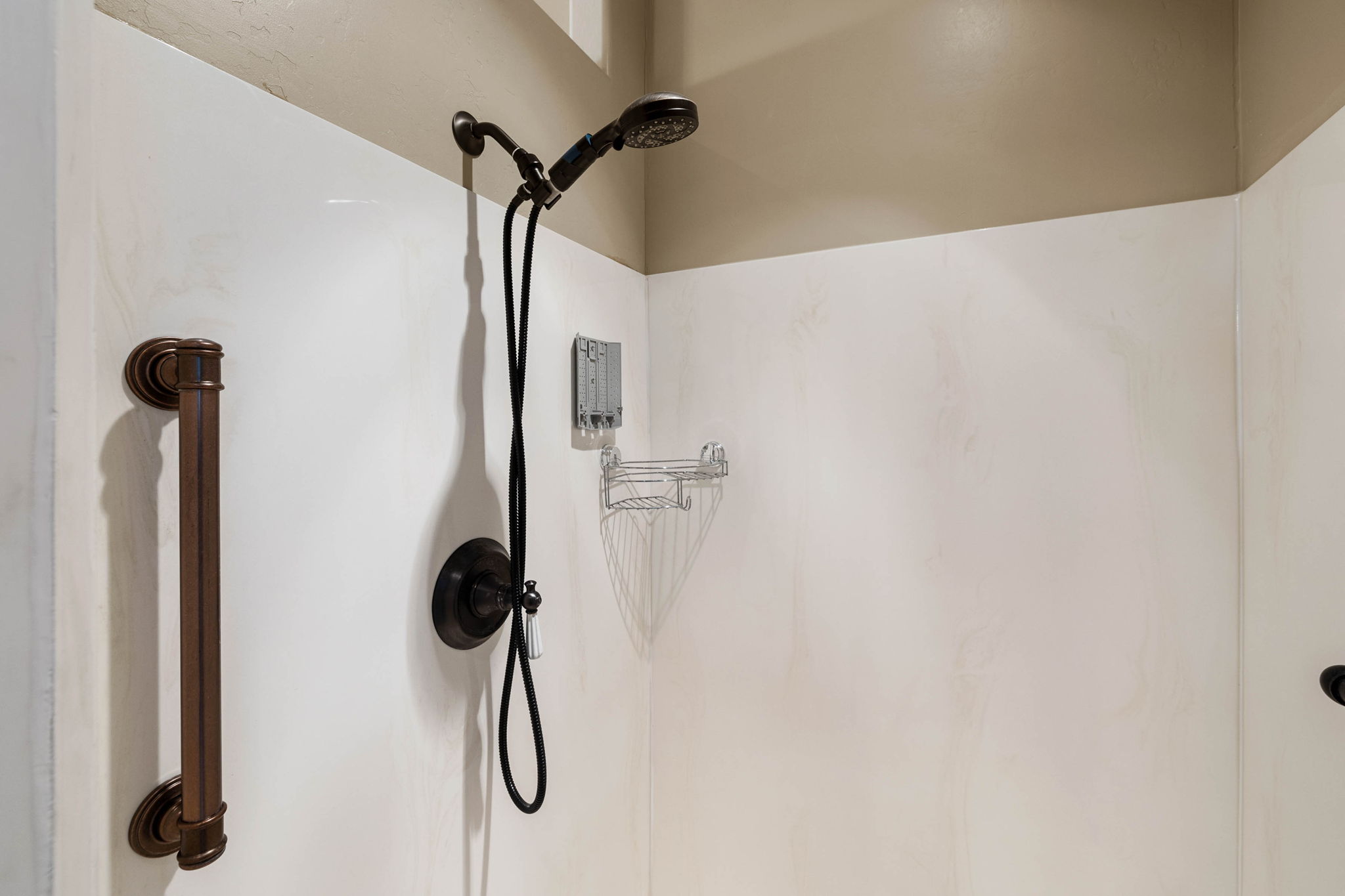 Primary Bathroom (2)