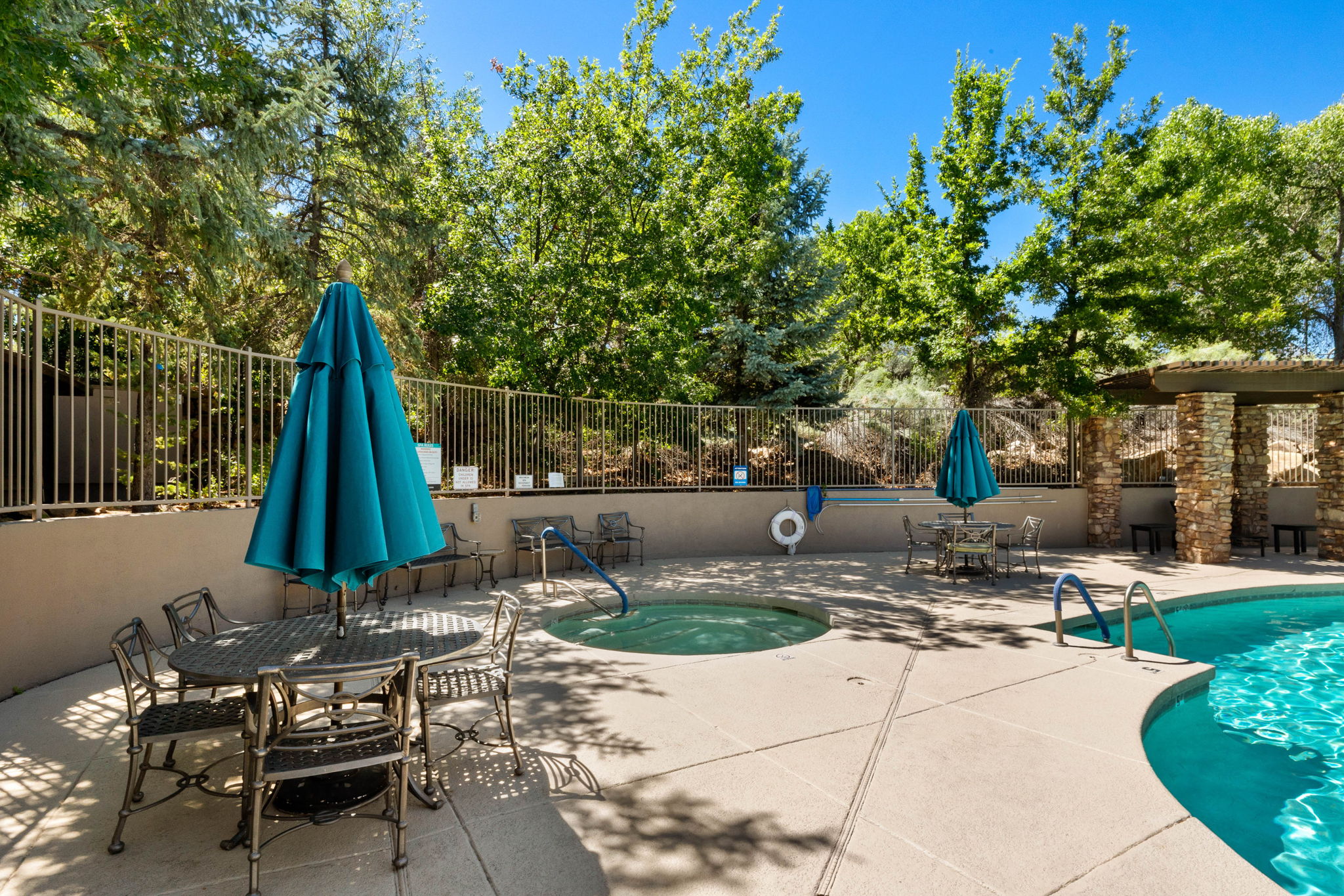Pool and Spa (2)