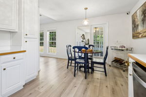 Kitchen/Breakfast Area