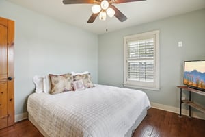 Acacia Dr-033.jpg
