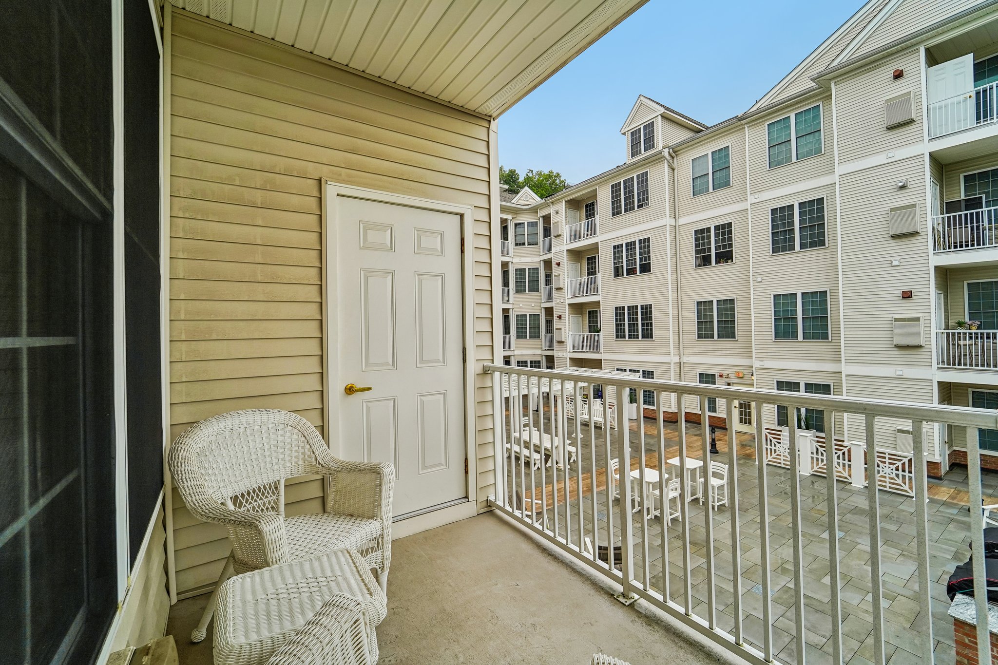 Brookhaven Court-S2406-031.jpg