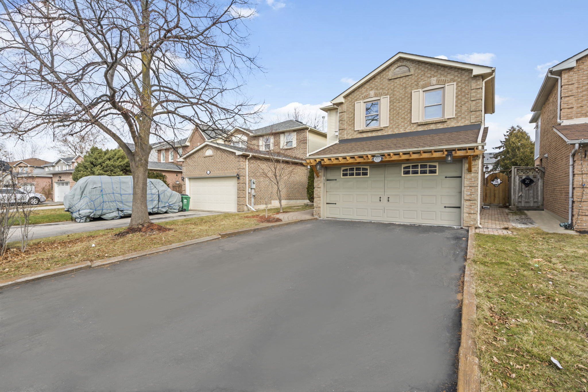 6215 Saltmarsh Ct Mississauga, ON L5N 5V9