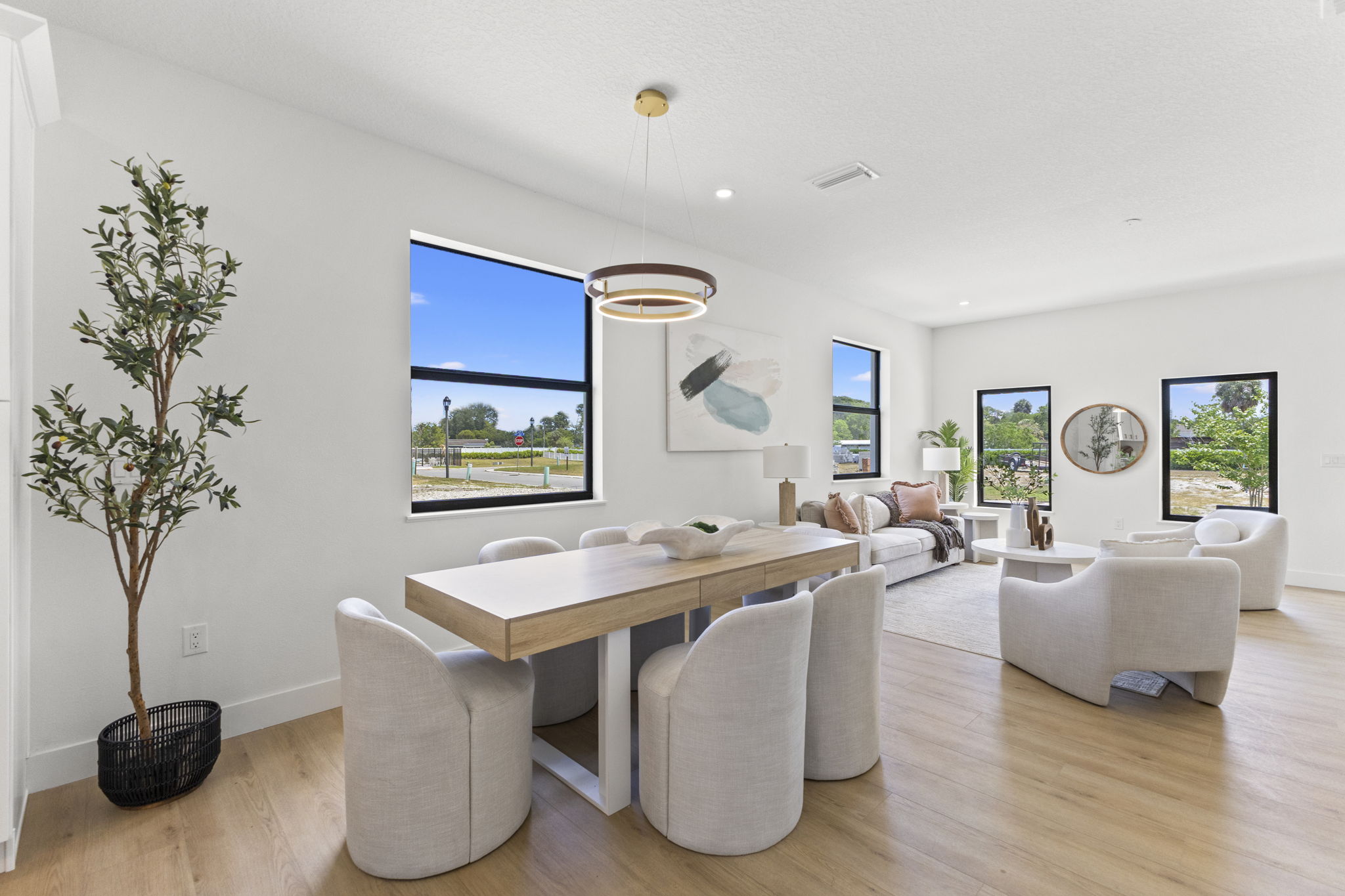 Dining area off the kitchen at Latitudes in the Park, Pinellas Park FL