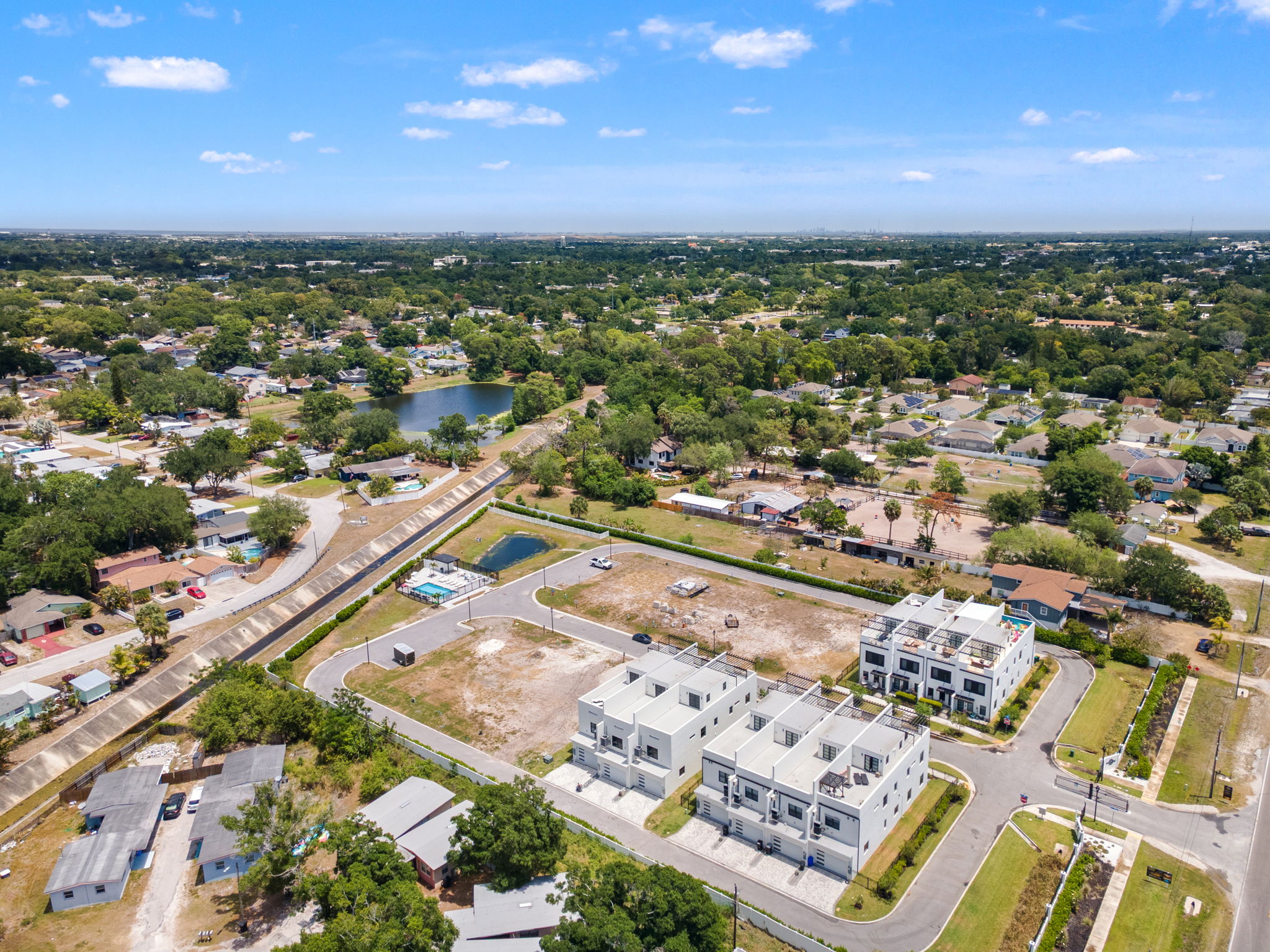 Aerial view of the neighborhood surrounding Latitudes in the Park