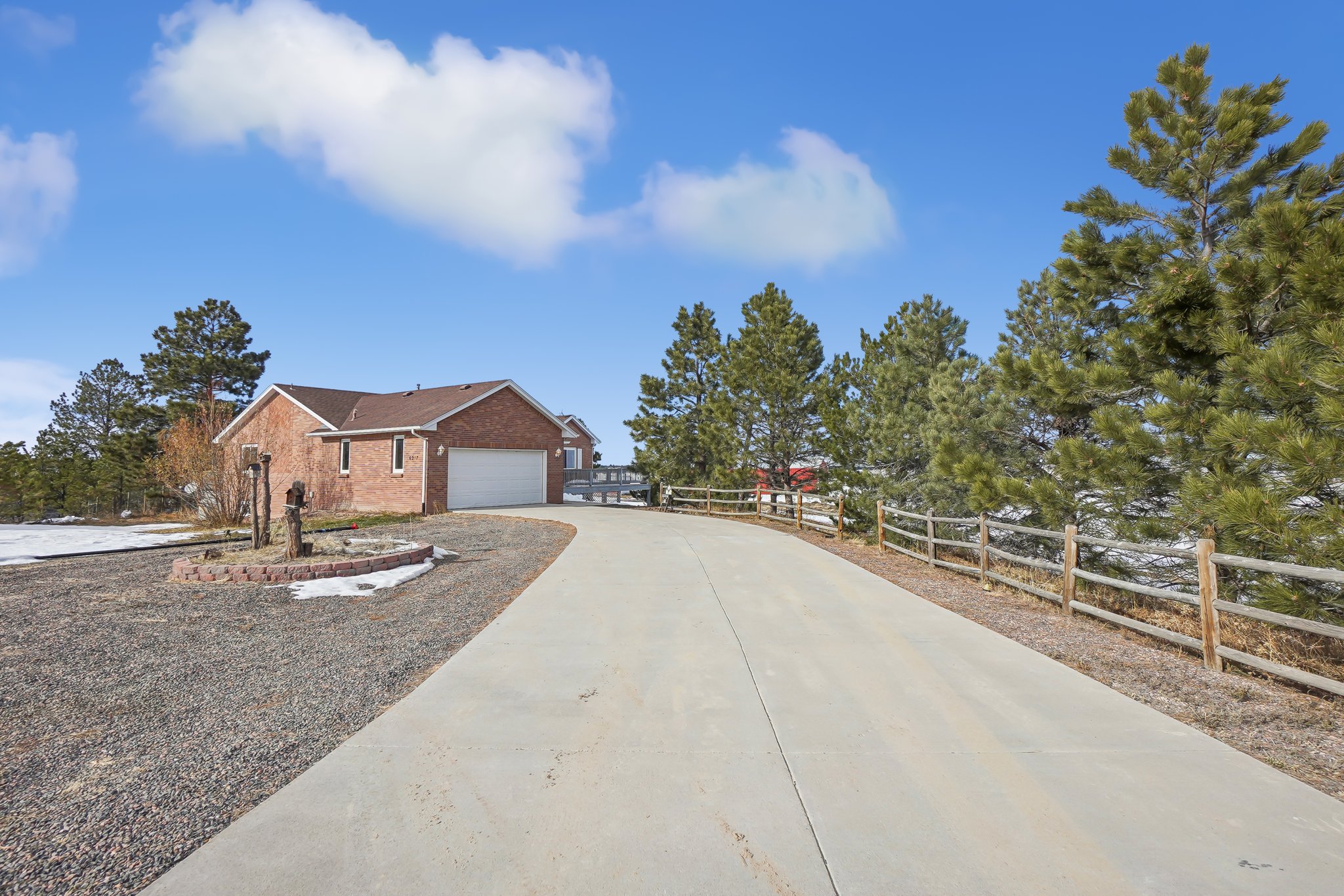 Bow Meadows Dr-003.jpg