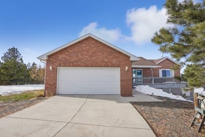 Bow Meadows Dr-001.jpg