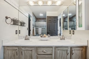 Bow Meadows Dr-026.jpg
