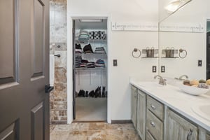 Bow Meadows Dr-028.jpg