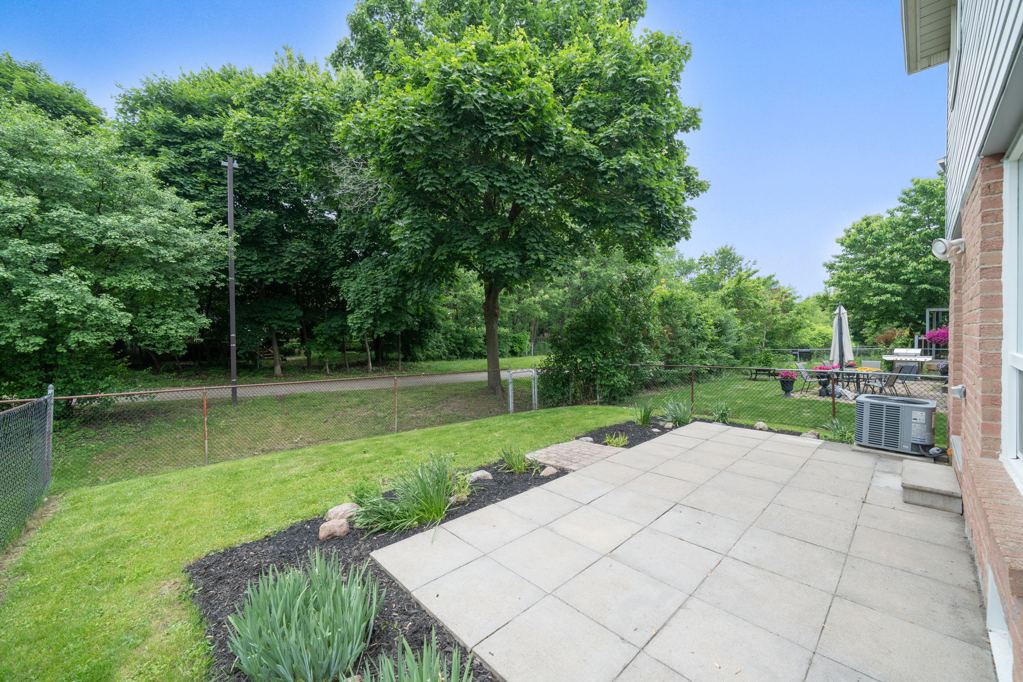 Premium lot backing on to green space/walkway