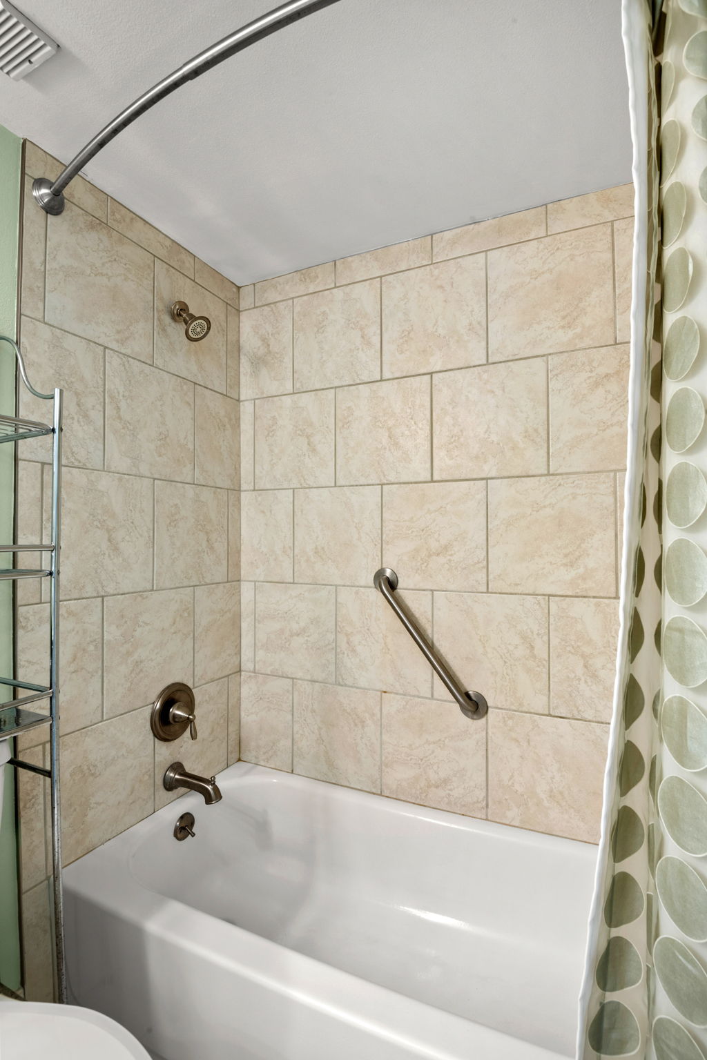 Guest bath combination shower and tub