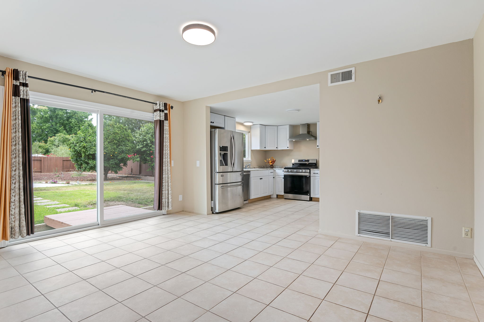 13 - Dining - Kitchen