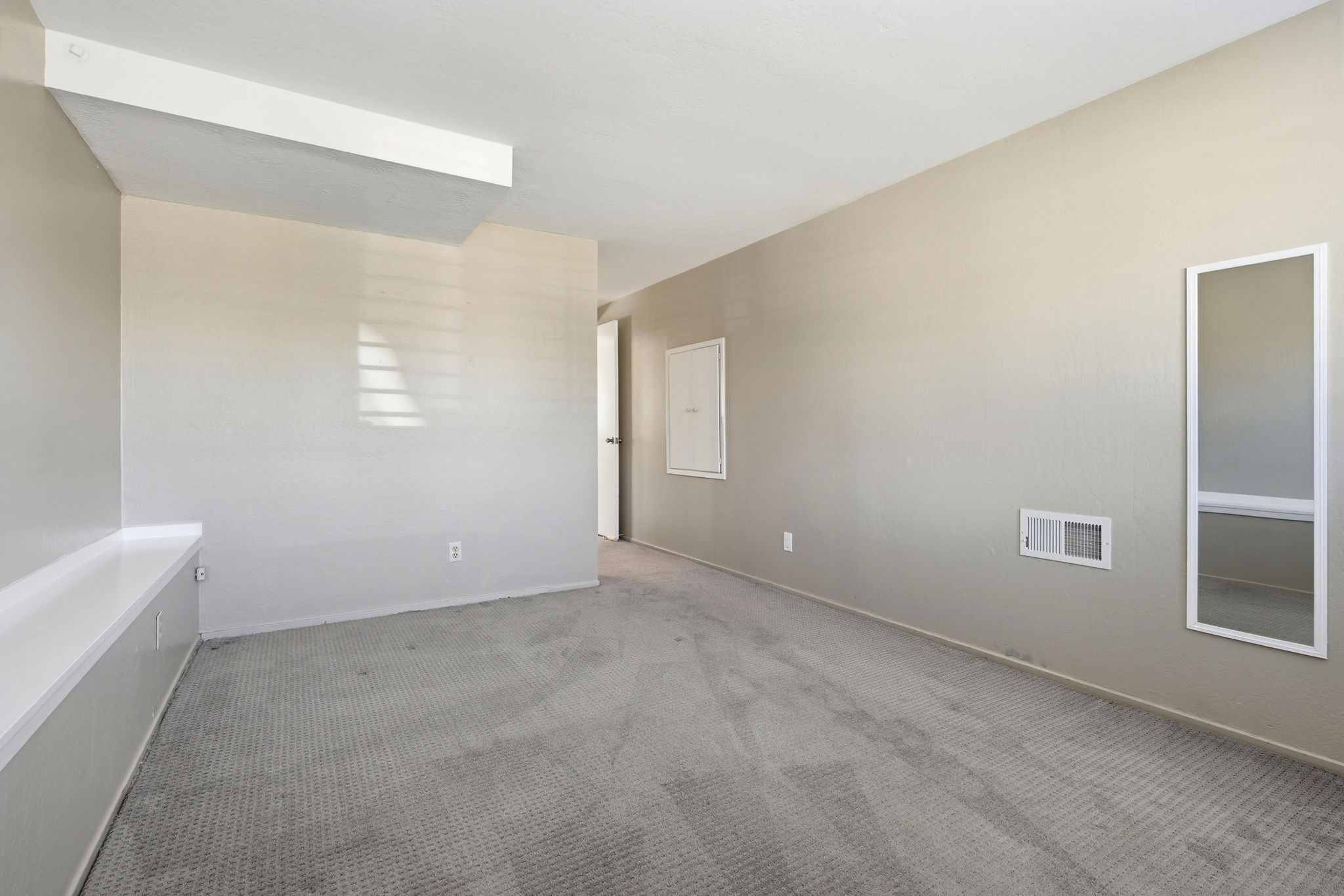 022_F8_622 E 16th Ave