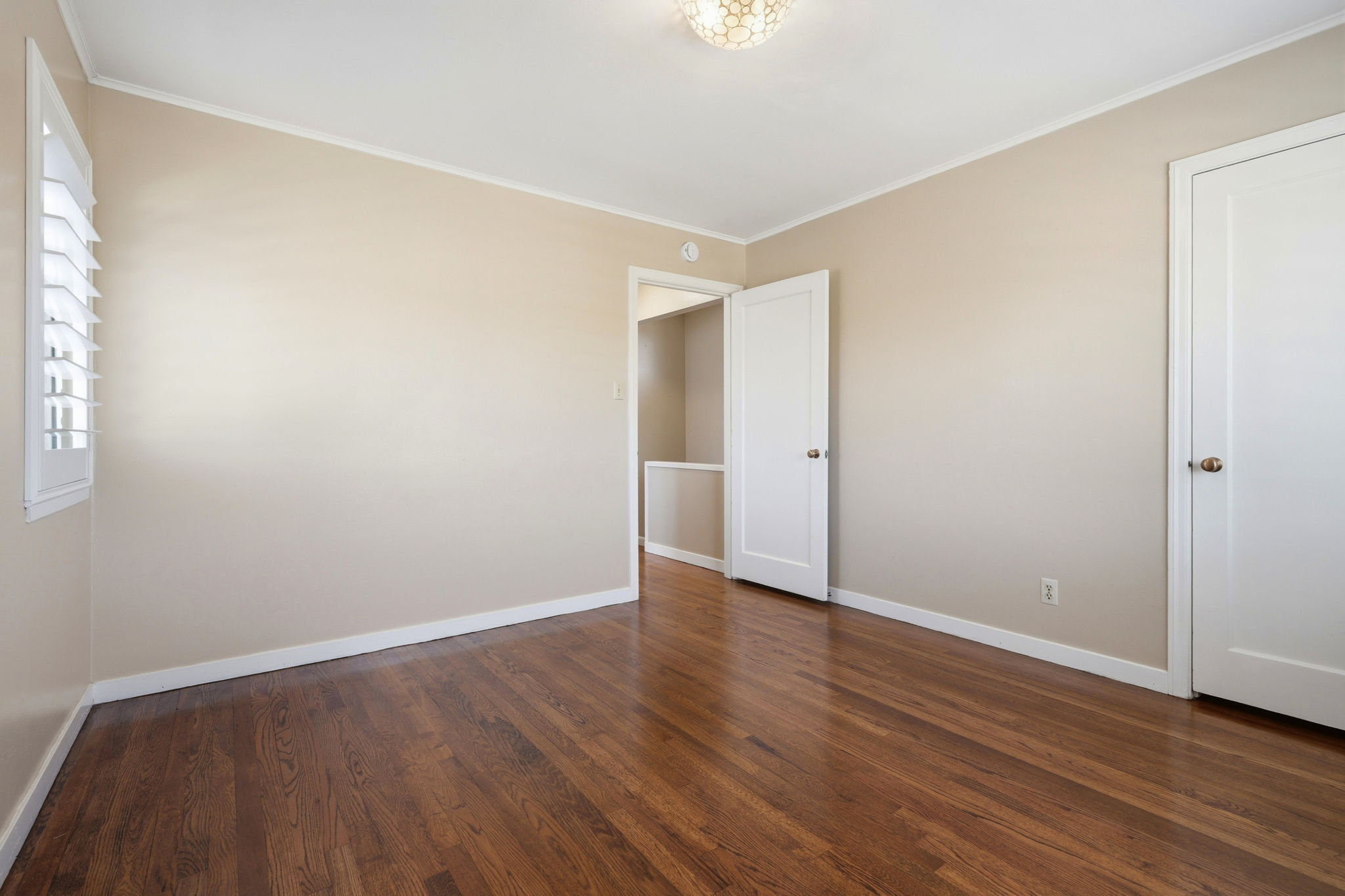 026_F8_622 E 16th Ave