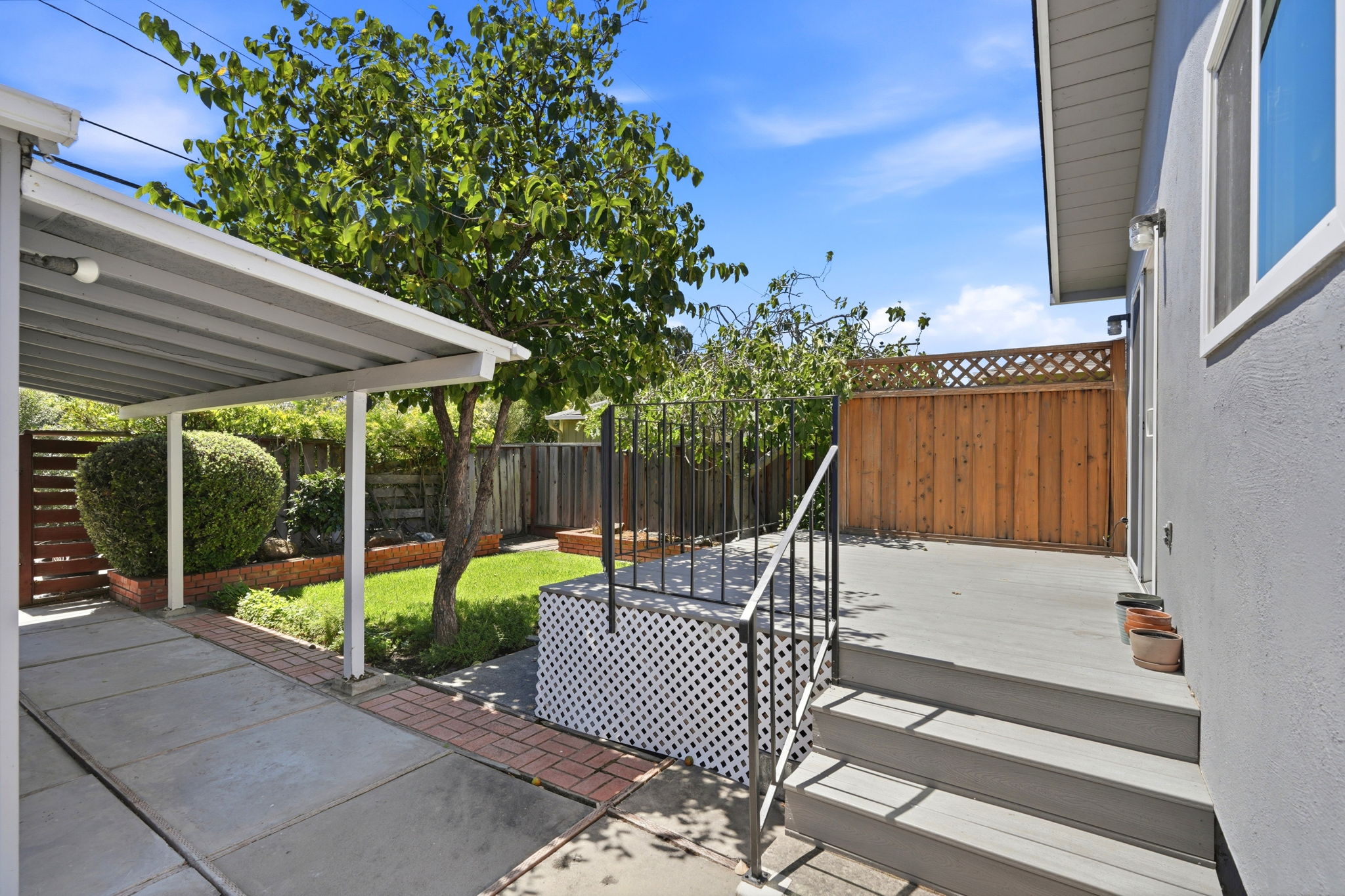 035_F8_622 E 16th Ave