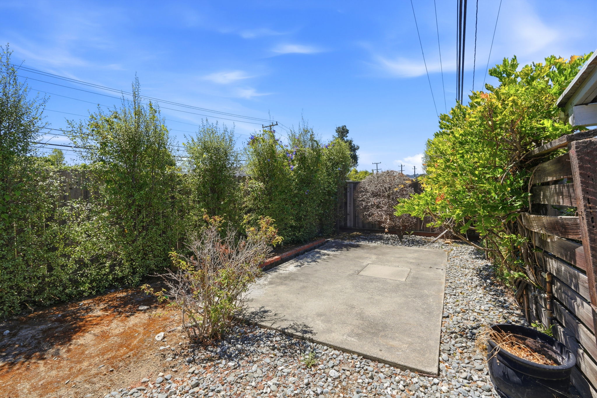 037_F8_622 E 16th Ave