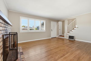 013_F8_622 E 16th Ave