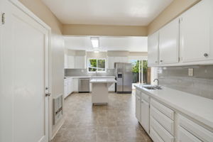 017_F8_622 E 16th Ave