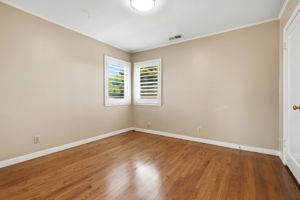 023_F8_622 E 16th Ave