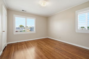 025_F8_622 E 16th Ave