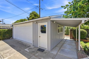 032_F8_622 E 16th Ave
