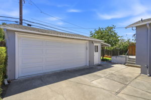 033_F8_622 E 16th Ave