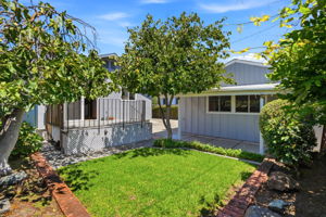 036_F8_622 E 16th Ave