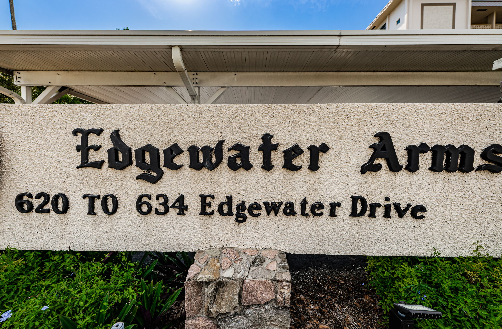 141-Edgewater Arms