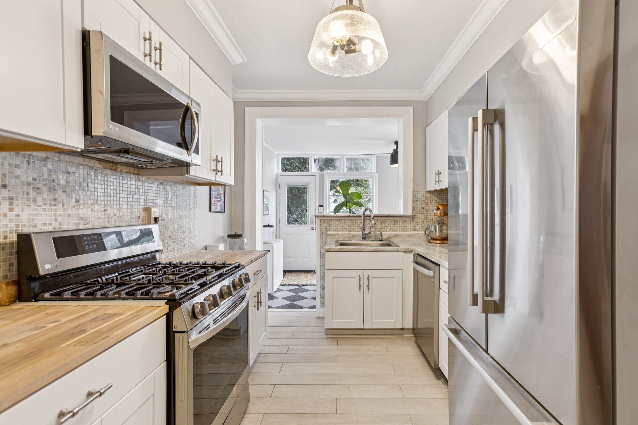 622 Quebec Pl NW-28.jpg