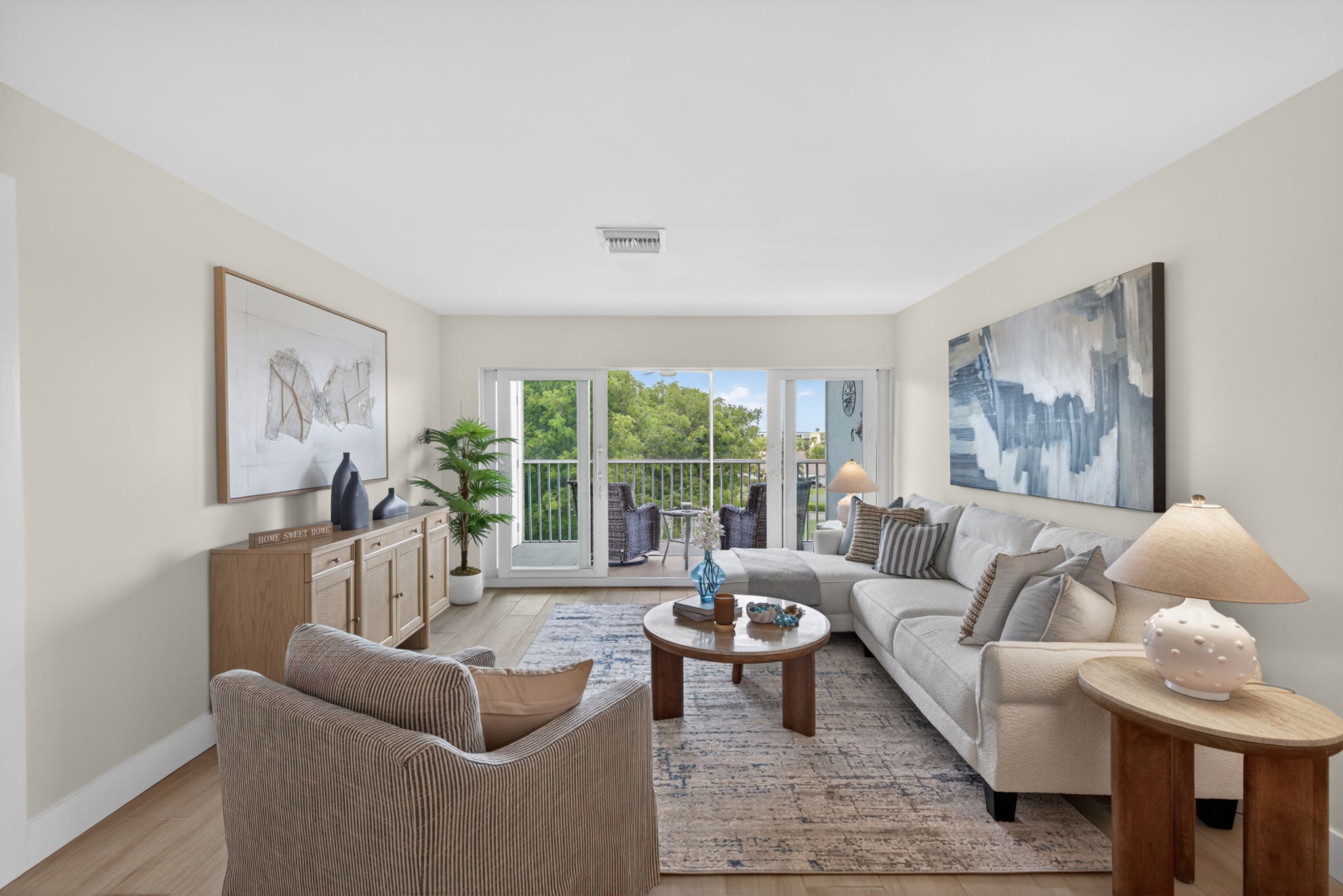 Living Room 4 of 5