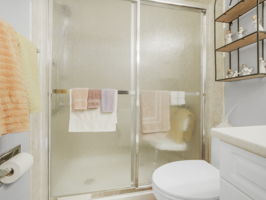  Photo 33