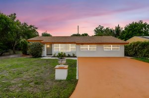 _DSC9858-360 REALTY PHOTOS-denoise-sharpen (2) day to dusk.jpeg