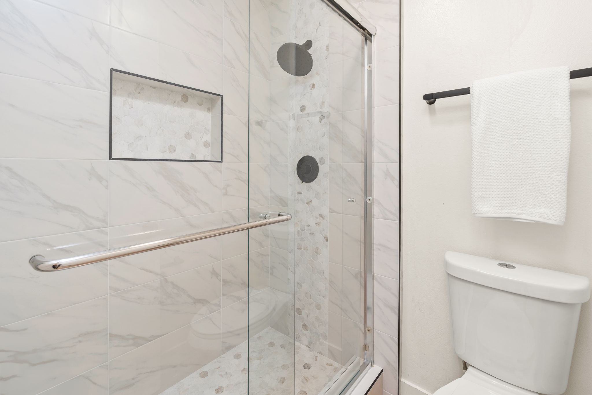 6221 Brynwood Ct-30