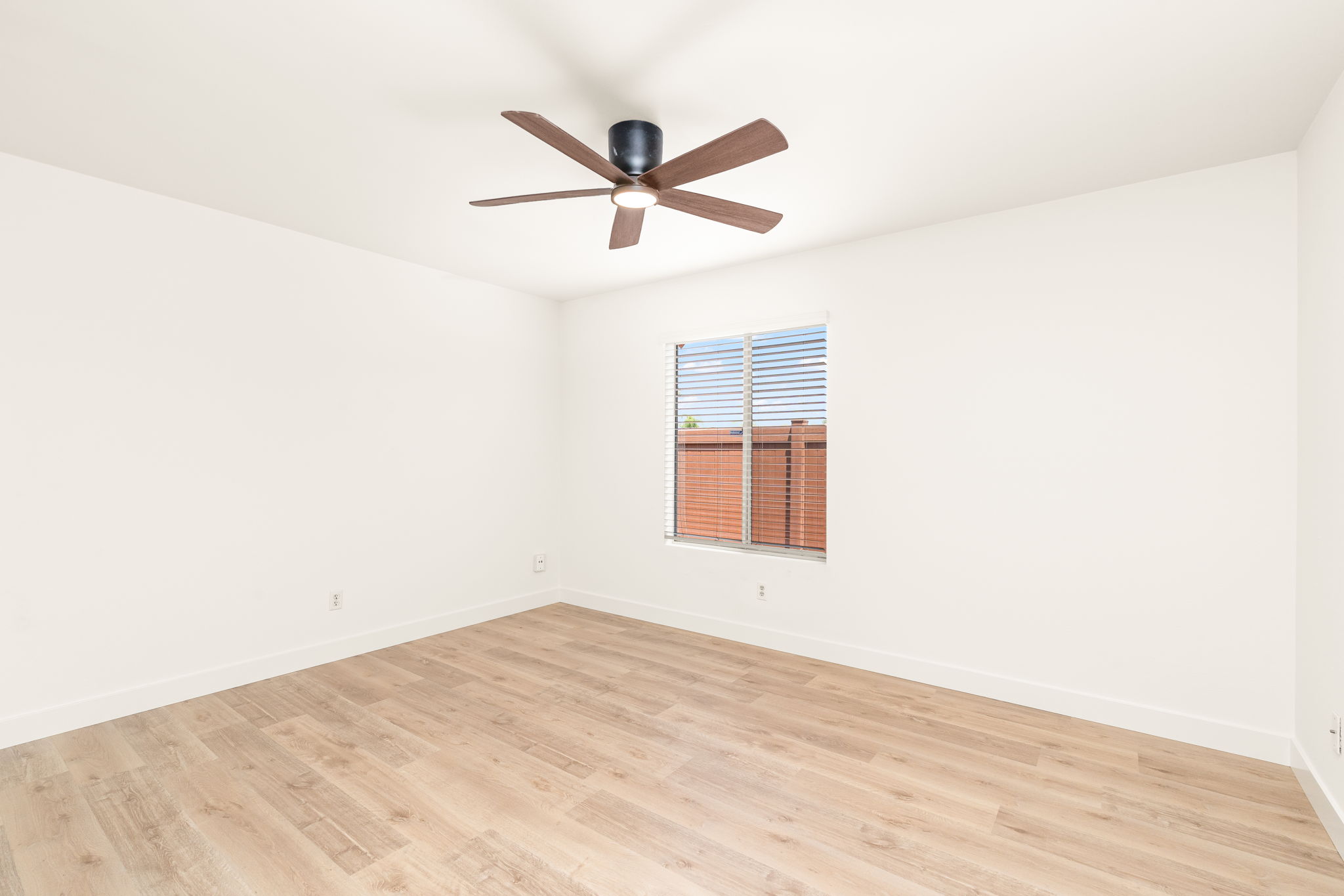 6221 Brynwood Ct-18