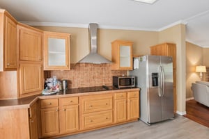 Emerson Dr-S2406-012.jpg