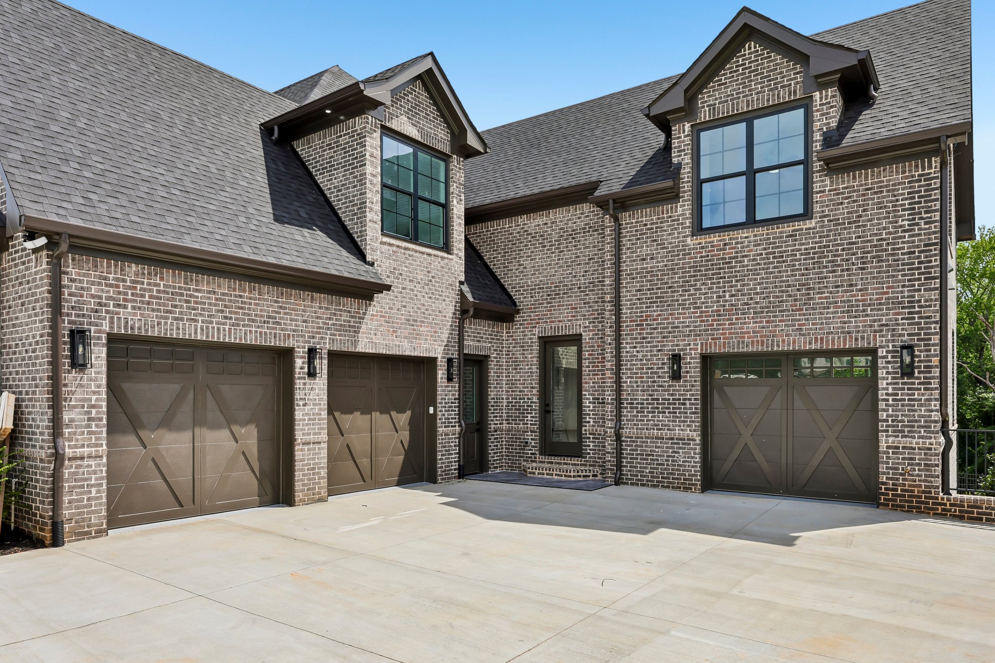 Bridgewood Dr-S2506-012.jpg