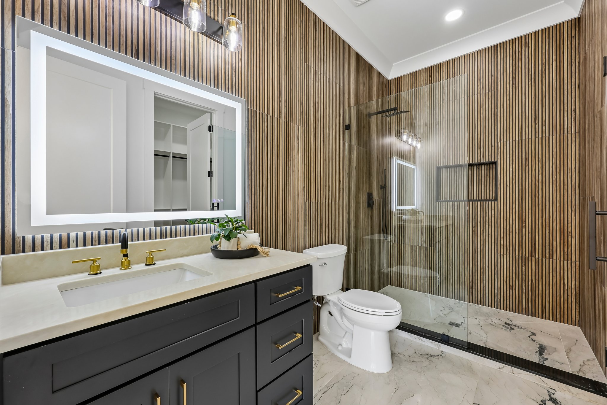 Bridgewood Dr-S2506-085.jpg