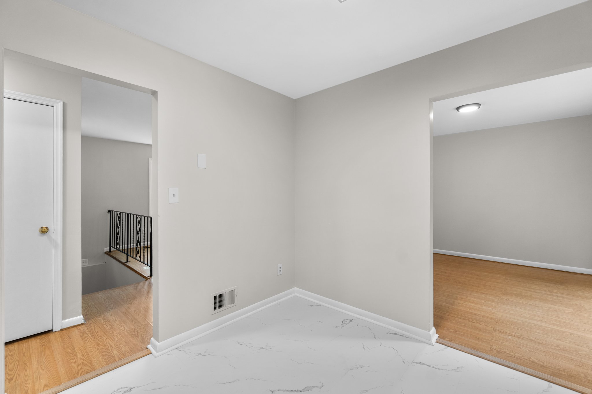 Table Space Area in Kitchen