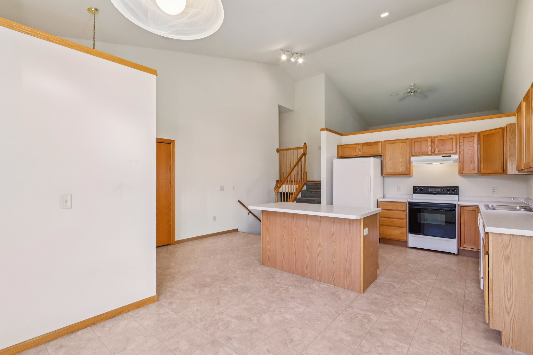 Dominion Dr-S1311-010.jpg