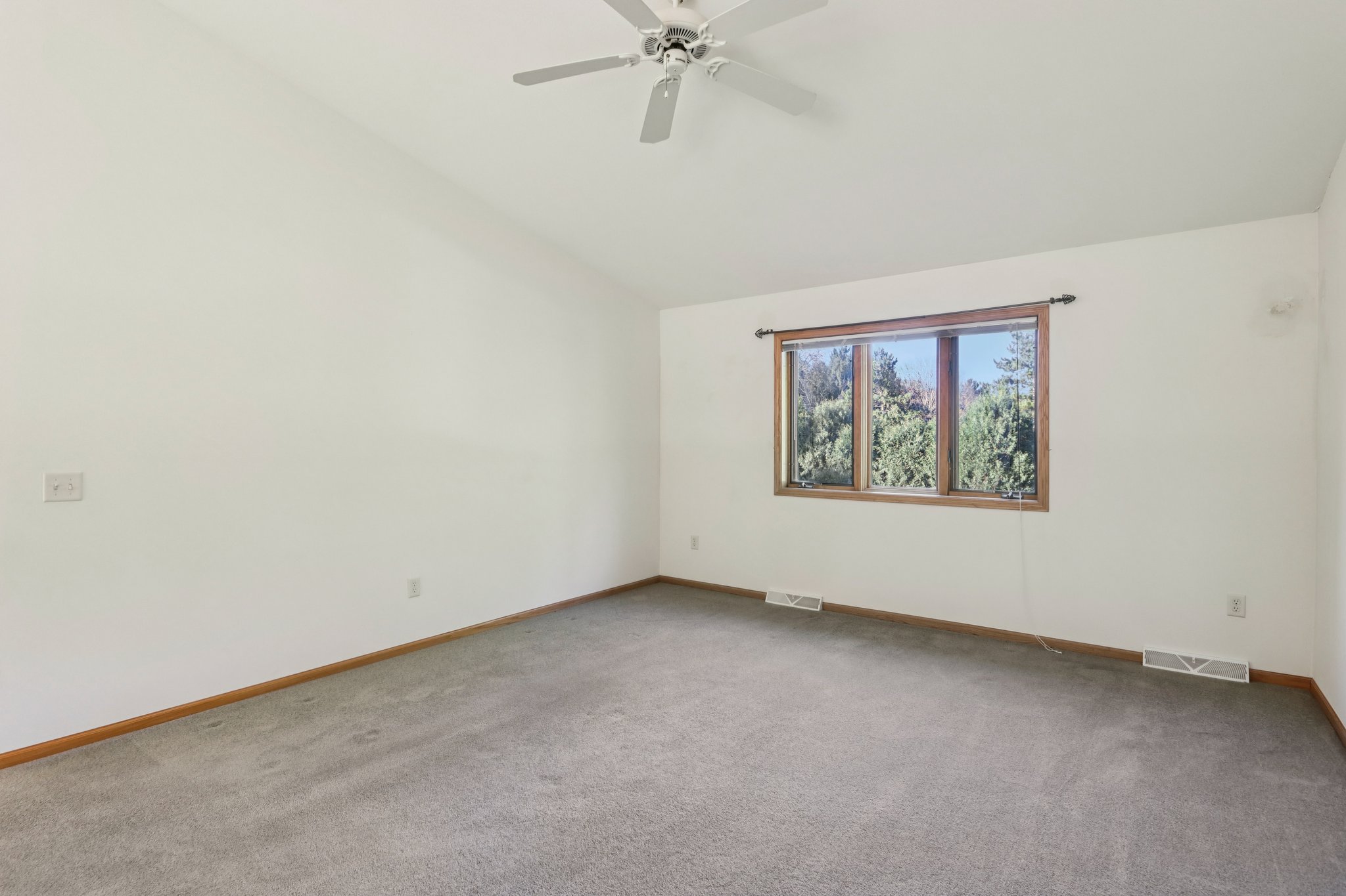 Dominion Dr-S1311-016.jpg