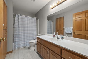  Photo 44